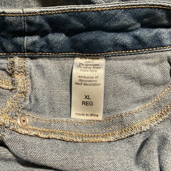 Maurices Patched Ripped Skinny Jeans Size XL Reg - Picture 3 of 4